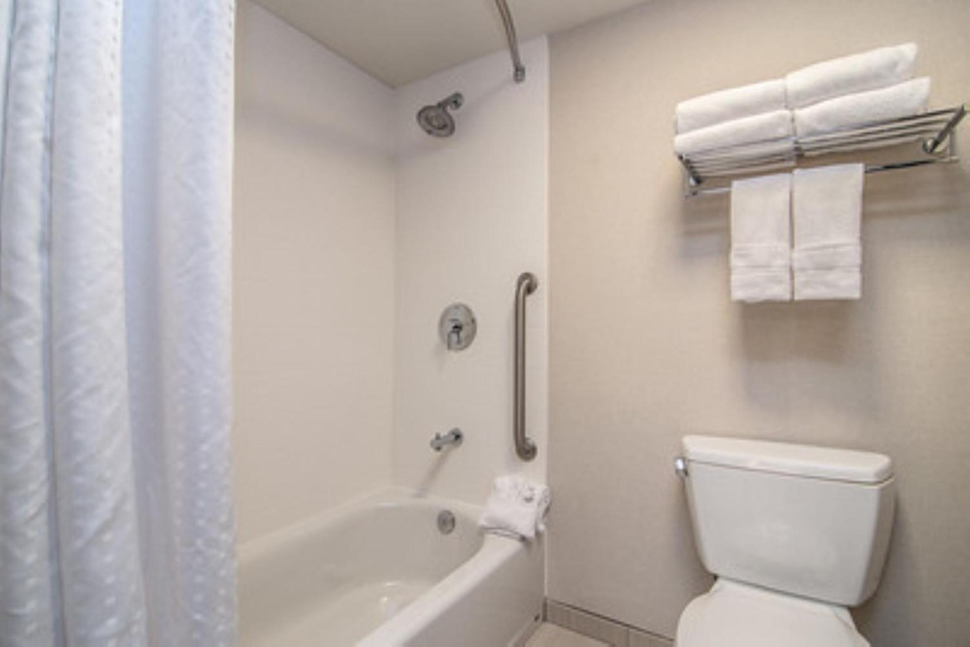 Hotel Express Spokane-downtown By Ihg 2*